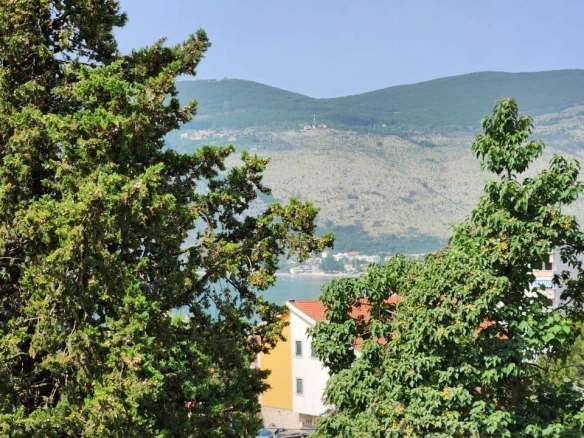 Dvosoban stan u naselju Topla