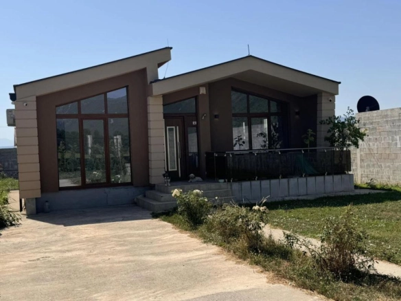 Kuća 115 m² sa placom u Danilovgradu