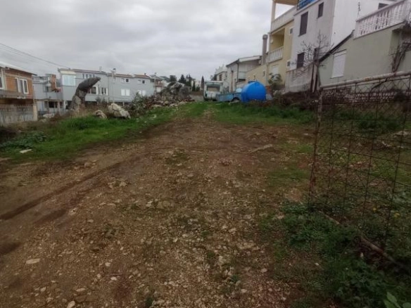 Urbanizovan plac u Dobroj Vodi