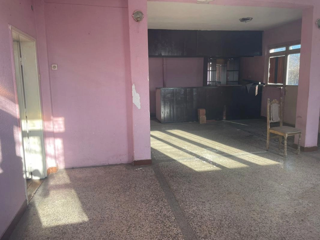 Kuća 208 m² na placu od 3700 m², legalizovana – Kosić, Danilovgrad