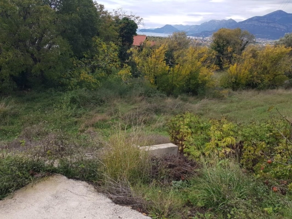 Plac od 670 m² u Dobroj Vodi