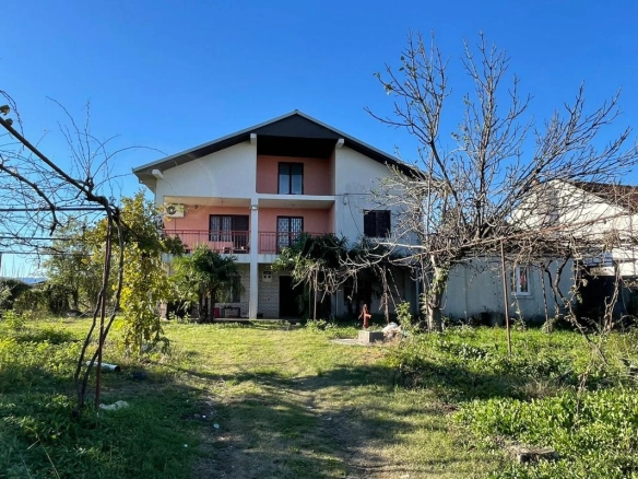 Kuća sa placom u Golubovcima