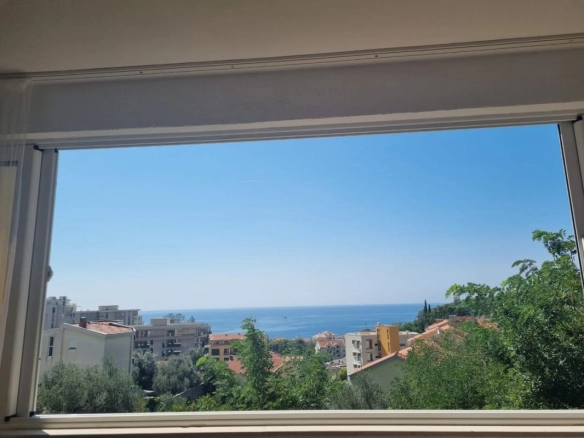 Dvosoban stan sa pogledom na more u Petrovcu
