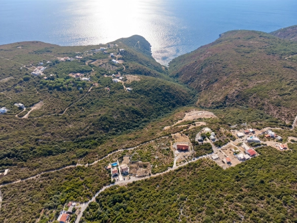 Urbanizovan plac 2.700 m² – Zagora, Kotor