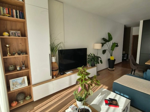 Jednosoban moderno opremljen stan 48m2 – Dubovica, Budva (dugoročni najam)