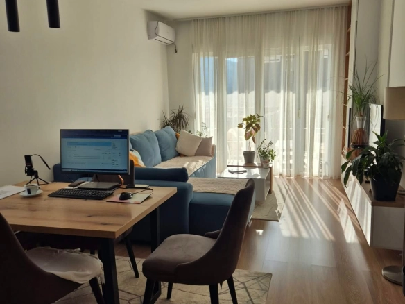 Jednosoban moderno opremljen stan 48m2 – Dubovica, Budva (dugoročni najam)