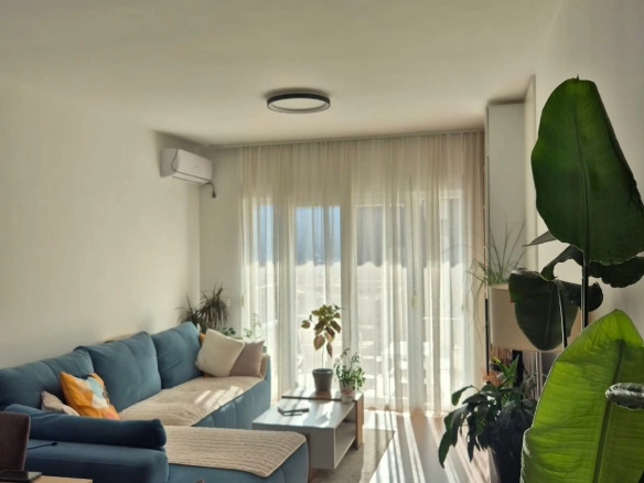Jednosoban moderno opremljen stan 48m2 – Dubovica, Budva (dugoročni najam)