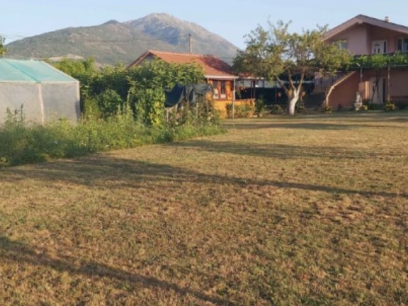Kuća sa velikim placom kod Danilovgrada