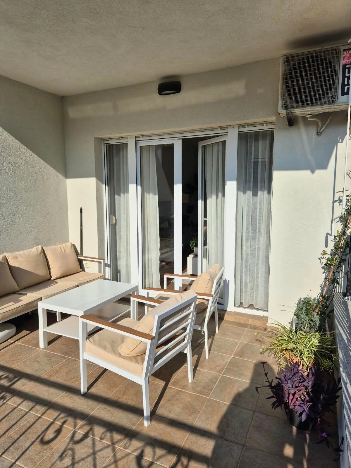 Jednosoban moderno opremljen stan 48m2 – Dubovica, Budva (dugoročni najam)