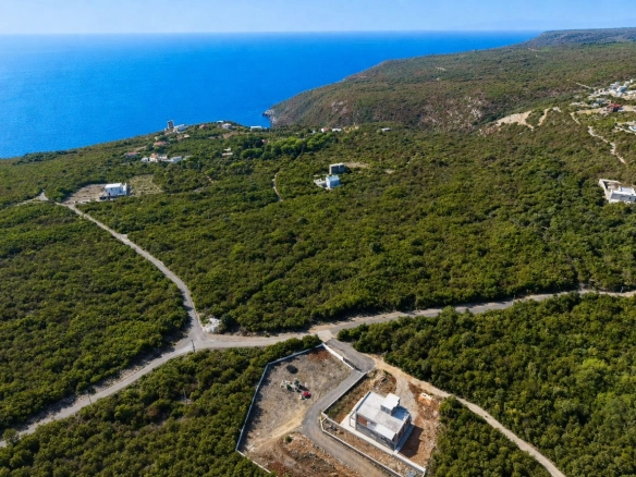 Neurbanizovano zemljište sa pogledom na more 4500m² – Zagora, Kotor