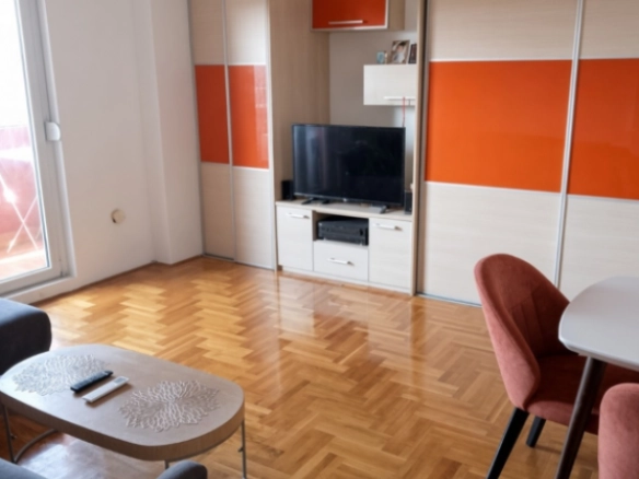 Jednosoban stan sa terasom u Podgorici