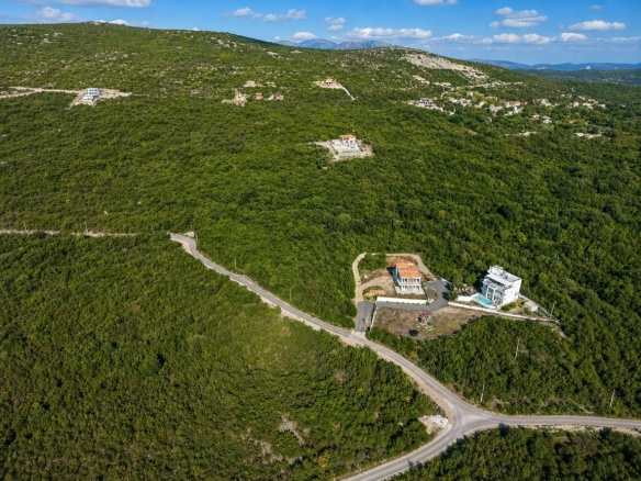 Neurbanizovano zemljište sa pogledom na more 4500m² – Zagora, Kotor