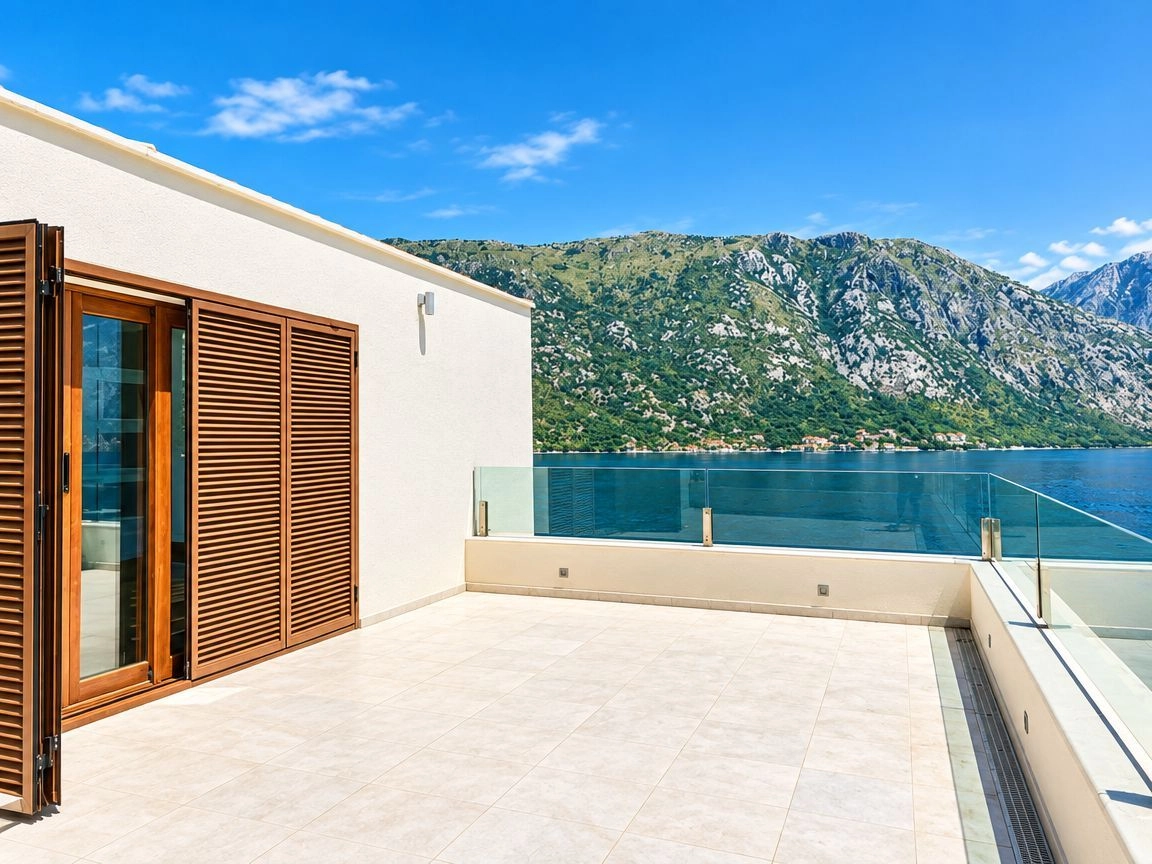 Luksuzna vila sa panoramskim pogledom na more – Stoliv, Kotor