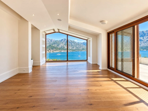 Luksuzna vila sa panoramskim pogledom na more – Stoliv, Kotor