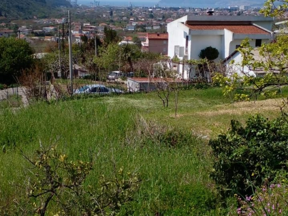 Urbanizovan plac sa objektom u Zaljevu
