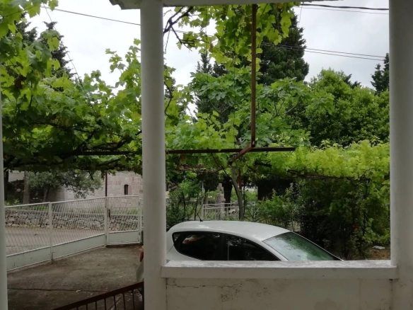 Kuća na prodaju u Sutomoru