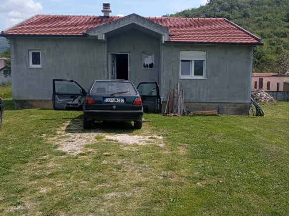 Nova kuća u Spužu