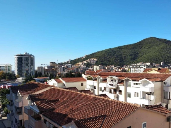 Dvosoban stan u centru Budve