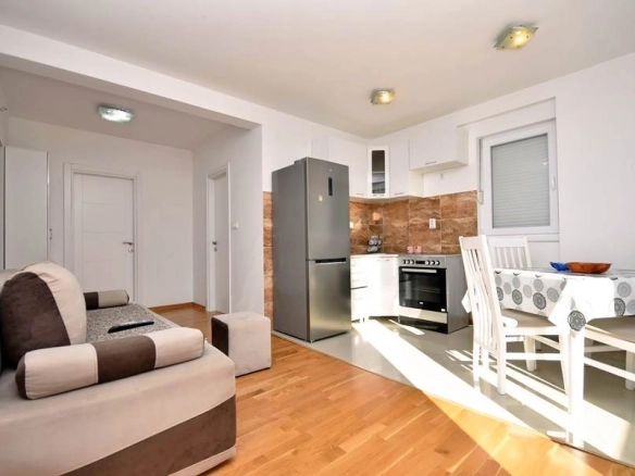 Izdavanje: Dvosoban stan 55 m², nov i namješten – Igalo, Herceg Novi