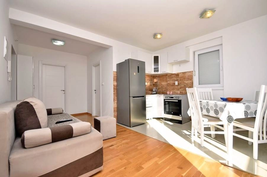 Izdavanje: Dvosoban stan 55 m², nov i namješten – Igalo, Herceg Novi