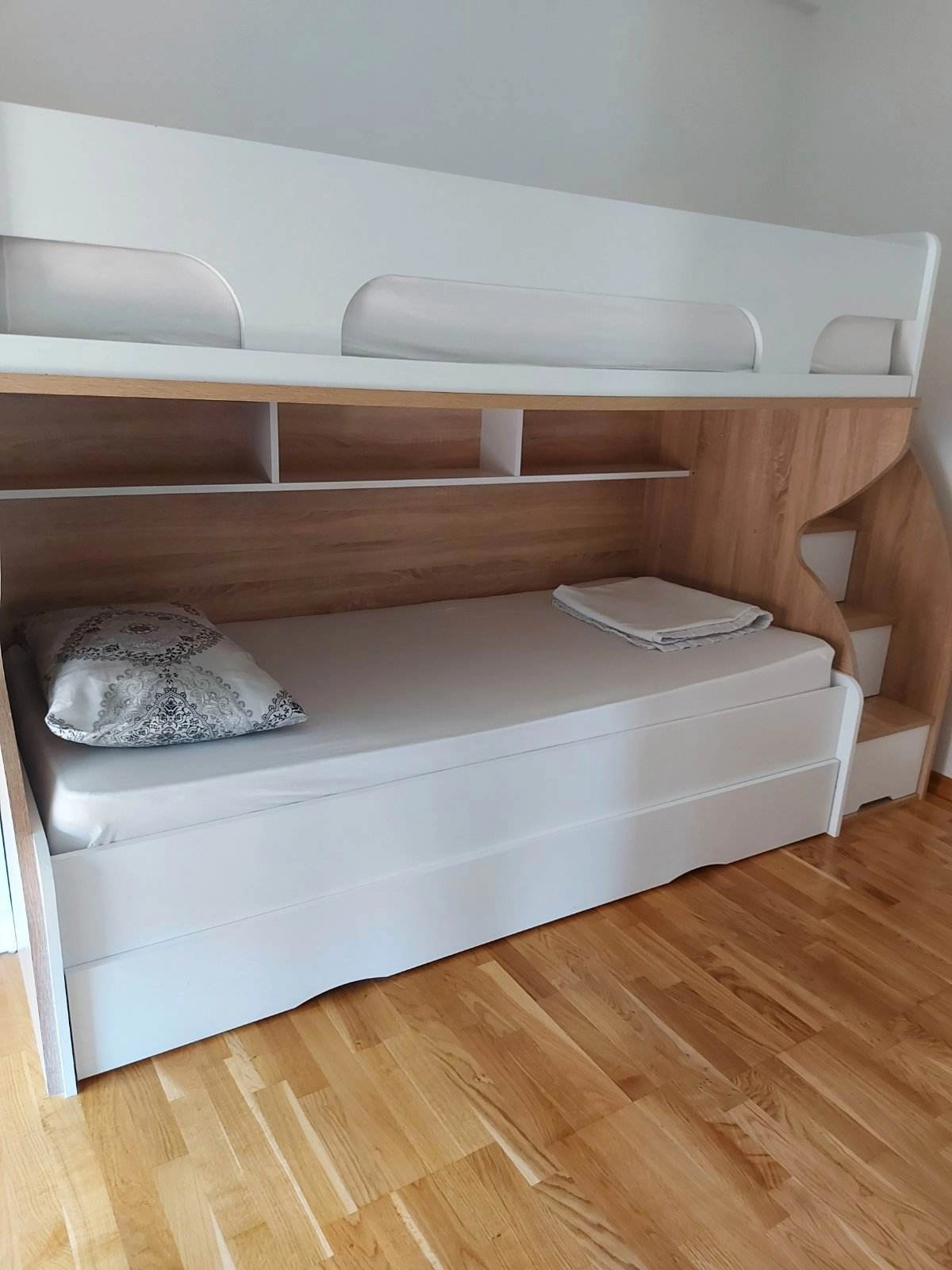 Izdavanje: Dvosoban stan 55 m², nov i namješten – Igalo, Herceg Novi