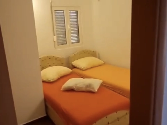 Kuća 164 m² na prvoj liniji do mora sa dva stana – Utjeha, Bar