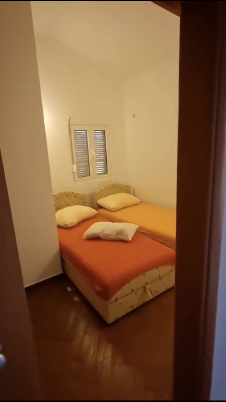 Kuća 164 m² na prvoj liniji do mora sa dva stana – Utjeha, Bar