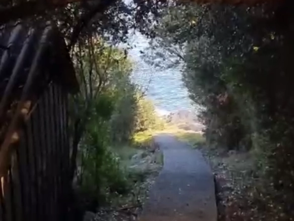 Kuća 164 m² na prvoj liniji do mora sa dva stana – Utjeha, Bar