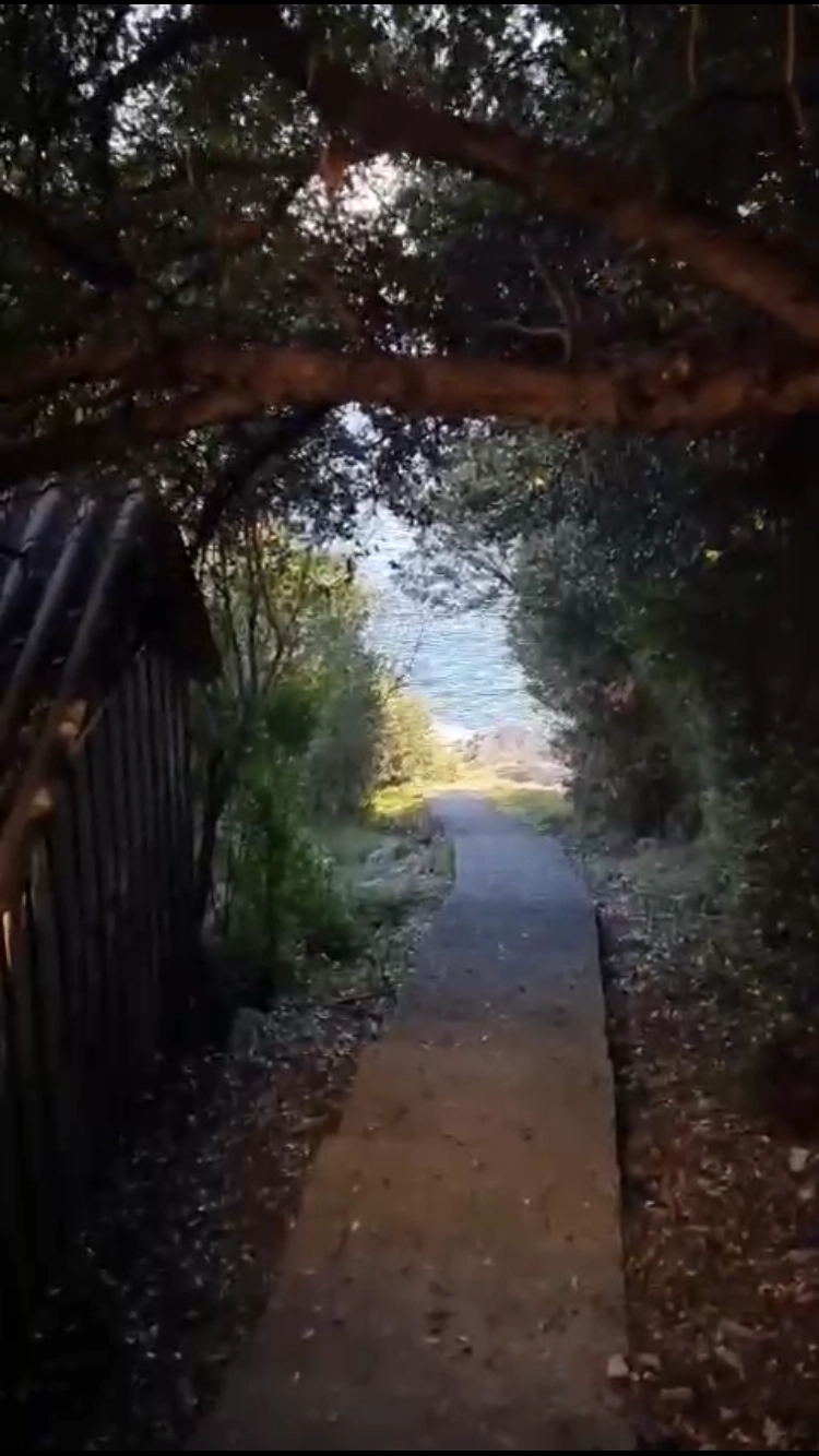 Kuća 164 m² na prvoj liniji do mora sa dva stana – Utjeha, Bar