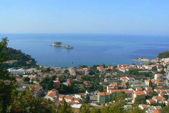 Trosoban-stan-u-kompleksu-Oliva-Village-Petrovac-Budva-2 Budva