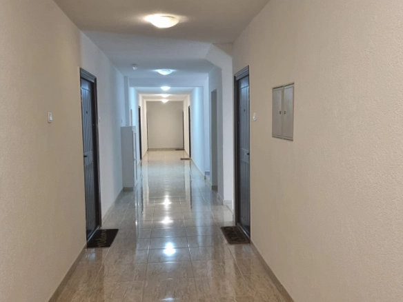 Trosoban stan 169 m² na posljednjem spratu sa terasom – Petrovac, Budva