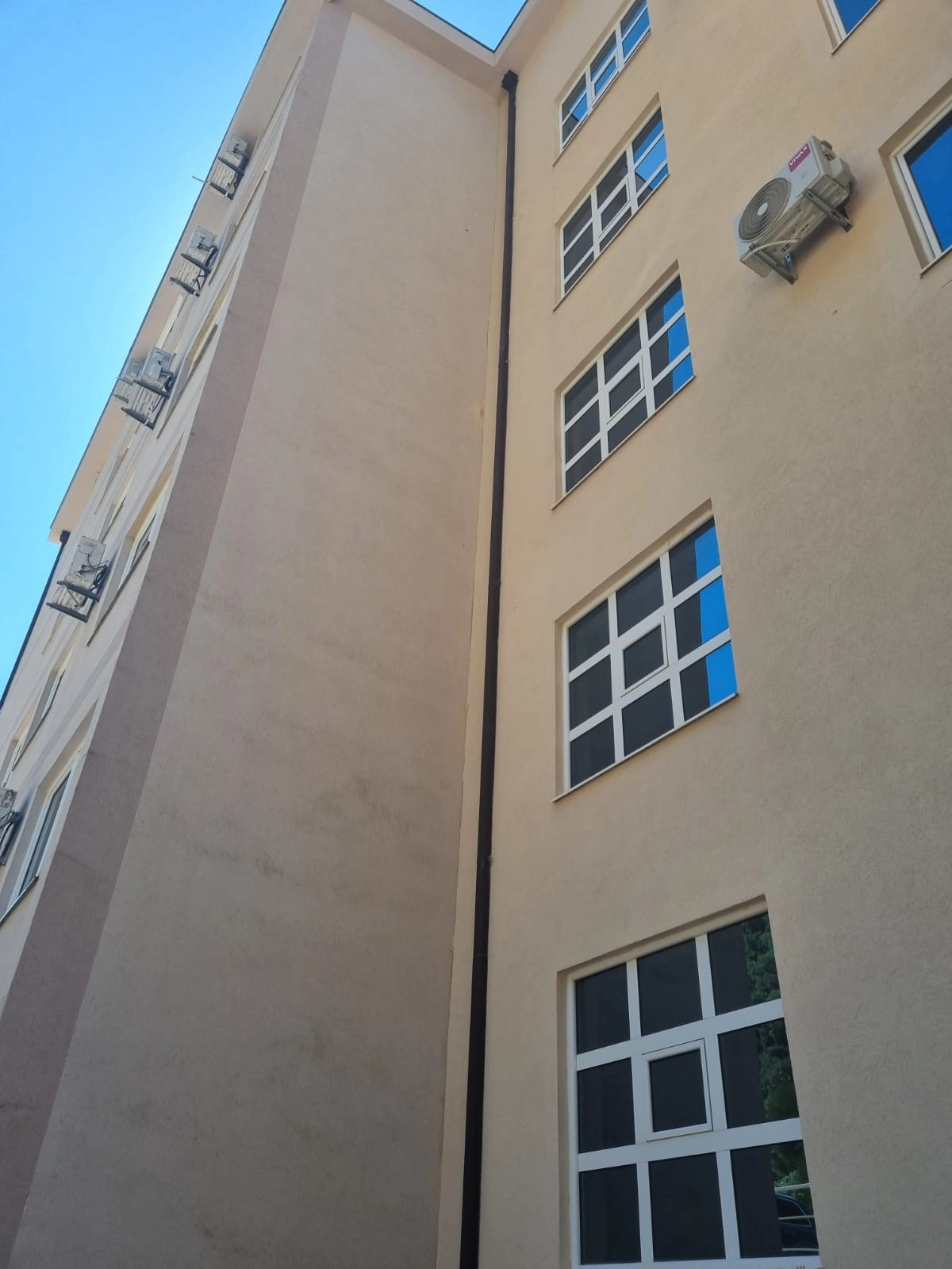 Trosoban-stan-u-kompleksu-Oliva-Village-Petrovac-Budva-6 Trosoban stan 169 m² na posljednjem spratu sa terasom – Petrovac, Budva