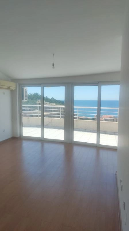 Trosoban-stan-u-kompleksu-Oliva-Village-Petrovac-Budva-10 Trosoban stan 169 m² na posljednjem spratu sa terasom – Petrovac, Budva