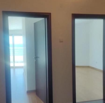 Trosoban stan 169 m² na posljednjem spratu sa terasom – Petrovac, Budva