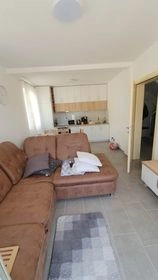 Izdavanje: Trosoban stan 90 m² u kući, potpuno opremljen – Sutomore, Bar
