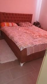 Izdavanje: Trosoban stan 90 m² u kući, potpuno opremljen – Sutomore, Bar