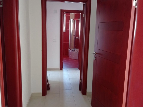 Kuća 300 m² na dva sprata sa unutrašnjim stepeništem – Polje, Bar