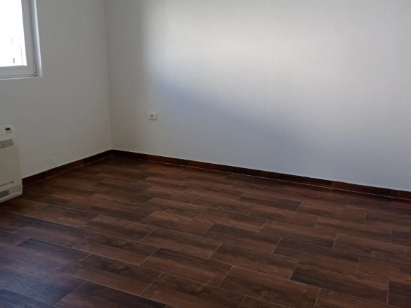 Kuća 300 m² na dva sprata sa unutrašnjim stepeništem – Polje, Bar