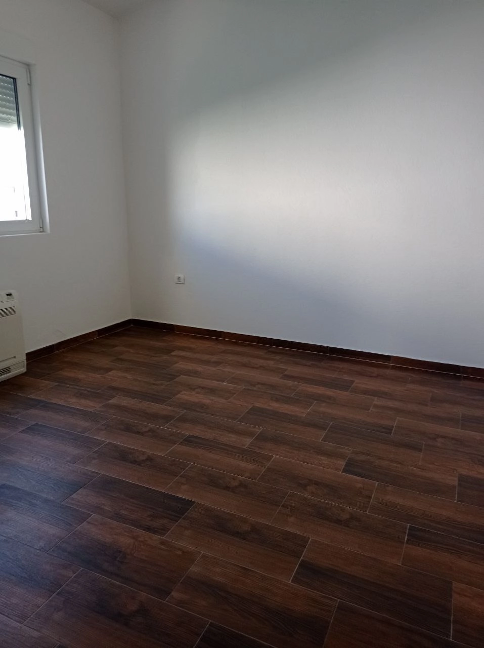 Dvospratna-kuca-u-naselju-Polje-Bar-9 Kuća 300 m² na dva sprata sa unutrašnjim stepeništem – Polje, Bar
