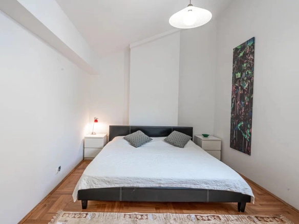 Dvosoban dupleks stan 98 m² sa pogledom na grad i more – Lazi, Budva