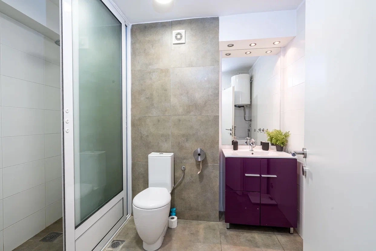 Dvosoban dupleks stan 98 m² sa pogledom na grad i more – Lazi, Budva
