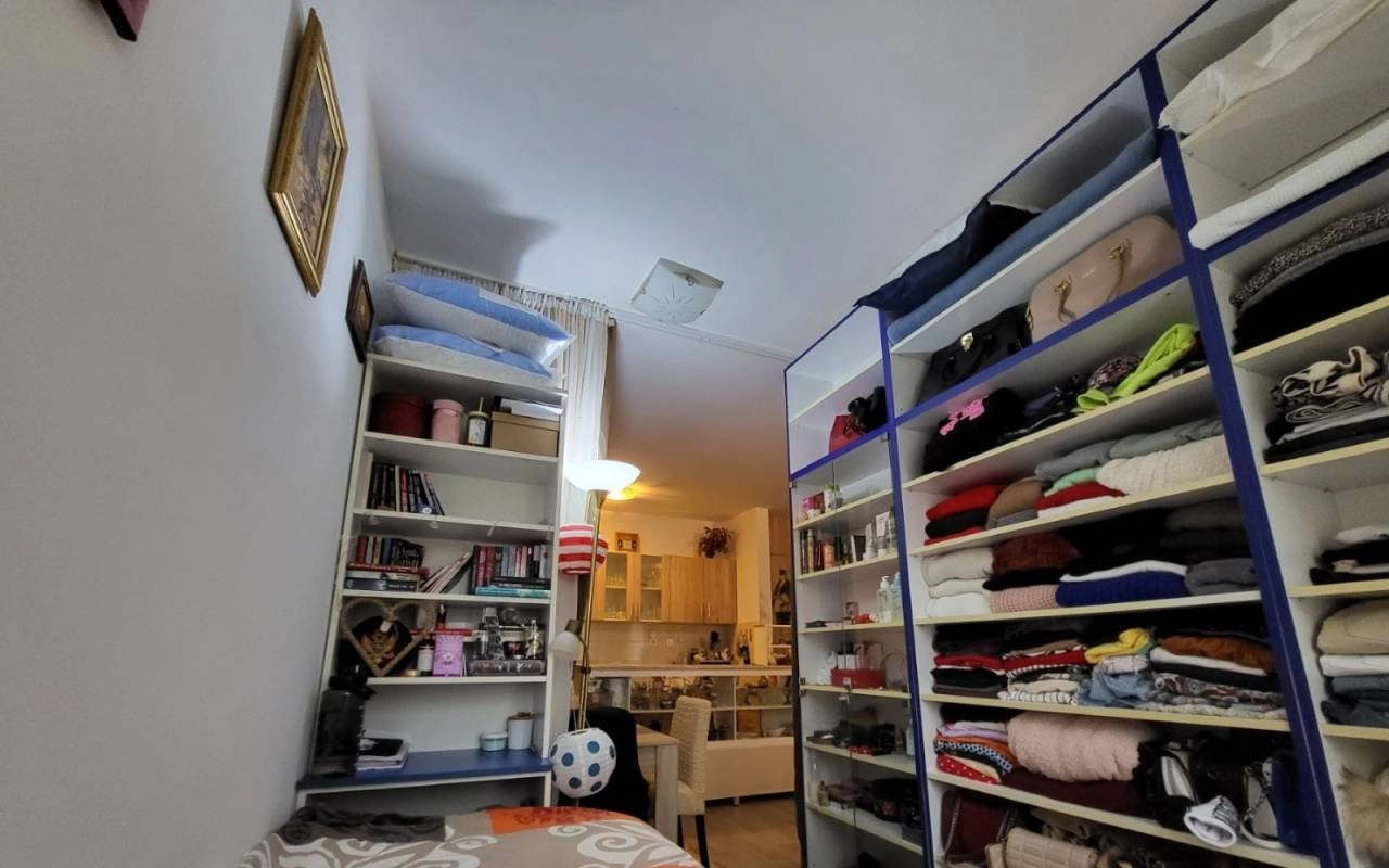 Jednosoban stan 114 m² sa privatnim dvorištem i parkingom – Petrovac, Budva