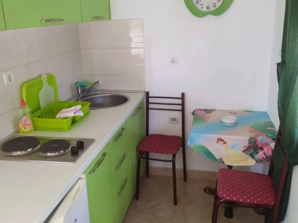 Kuća 150 m² sa četiri stana na placu od 200 m² – Sutomore, Bar