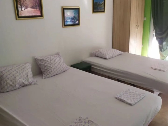 Kuća 150 m² sa četiri stana na placu od 200 m² – Sutomore, Bar