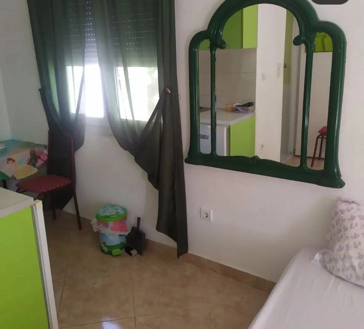 Kuća 150 m² sa četiri stana na placu od 200 m² – Sutomore, Bar