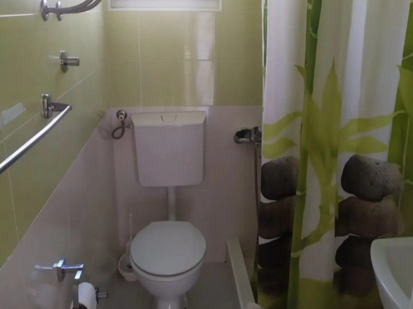 Kuća 150 m² sa četiri stana na placu od 200 m² – Sutomore, Bar
