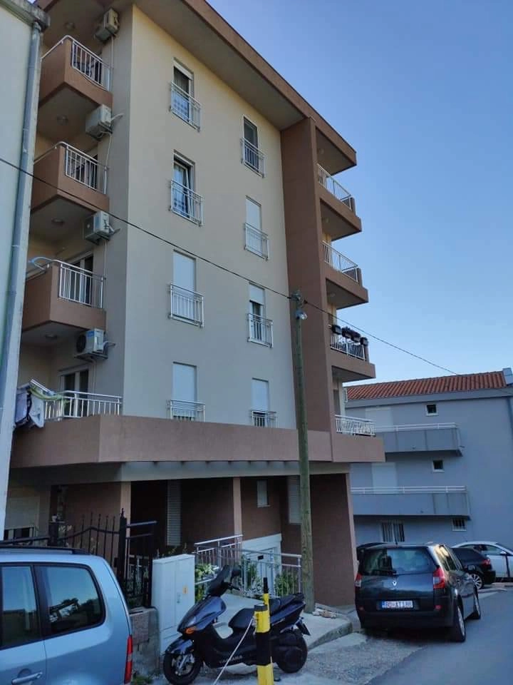 Jednosoban-stan-sa-terasom-u-naselju-Lazi-Budva-1 Budva