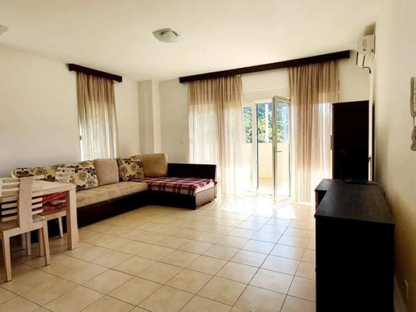 Jednosoban stan 64 m² sa pogledom na more i planine – Lazi, Budva