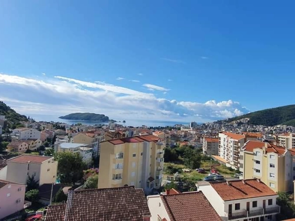 Jednosoban stan 64 m² sa pogledom na more i planine – Lazi, Budva
