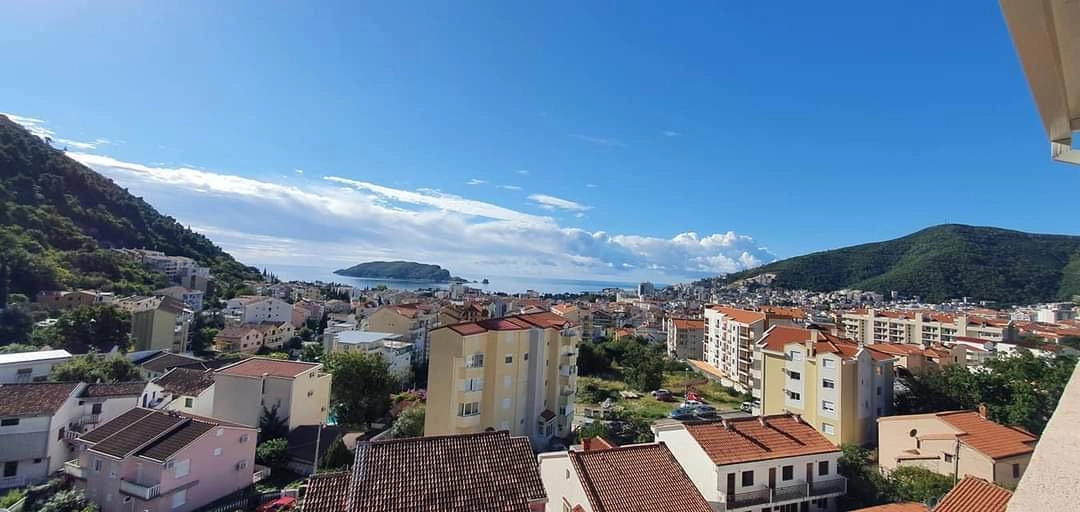 Jednosoban-stan-sa-terasom-u-naselju-Lazi-Budva-5 Jednosoban stan 64 m² sa pogledom na more i planine – Lazi, Budva